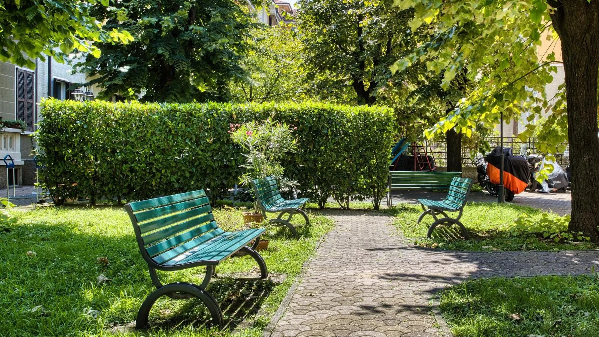 Apartment Walk To Navigli - Via Gola - 2 Bedrooms Apt Milan