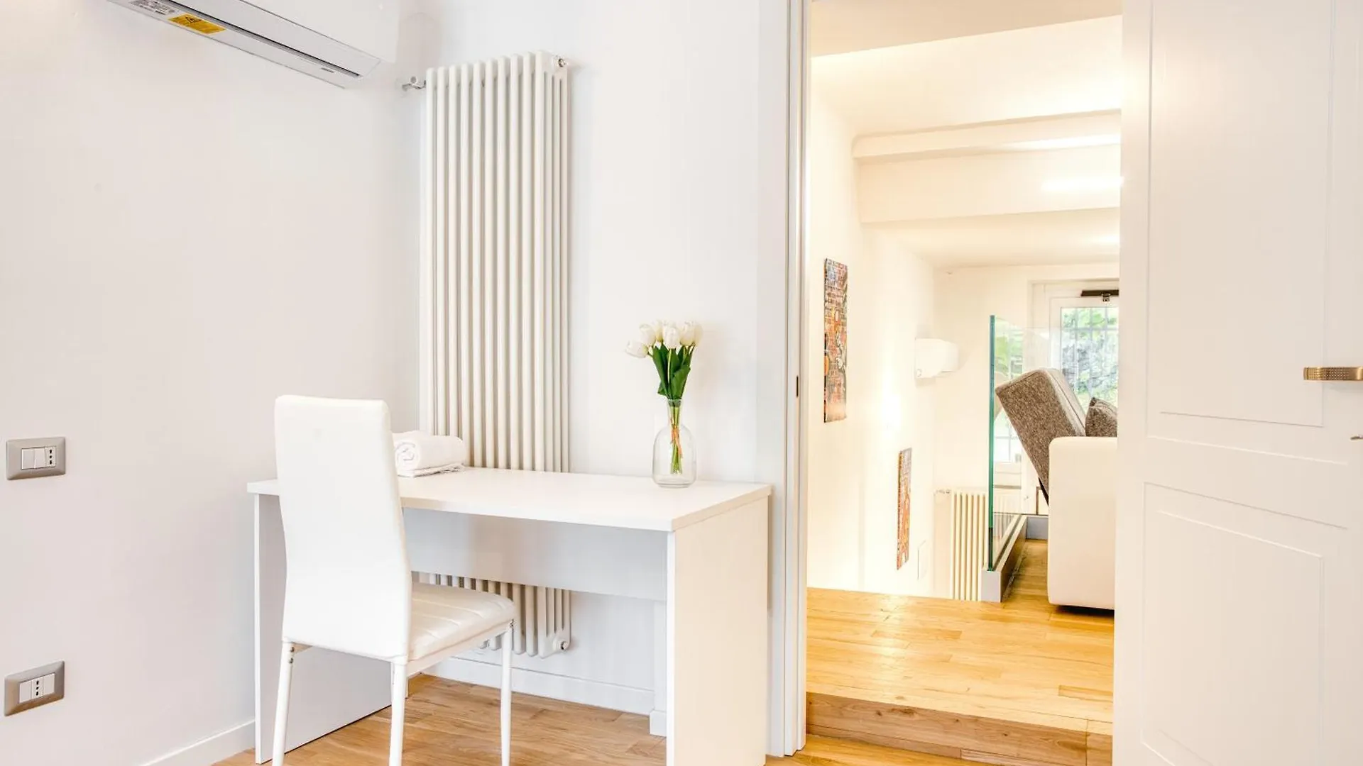 Apartment Walk To Navigli - Via Gola - 2 Bedrooms Apt Milan Italy