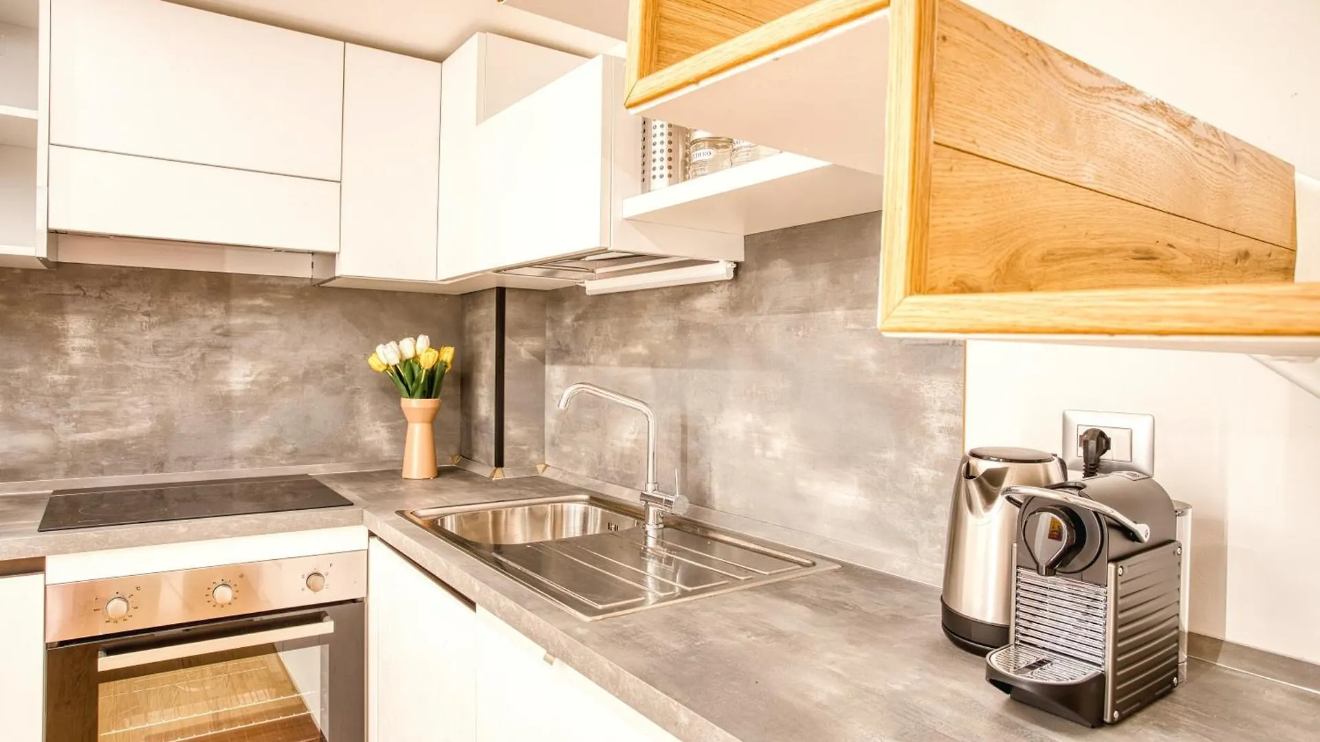 Walk To Navigli - Via Gola - 2 Bedrooms Apt Milan 0*,  Italy