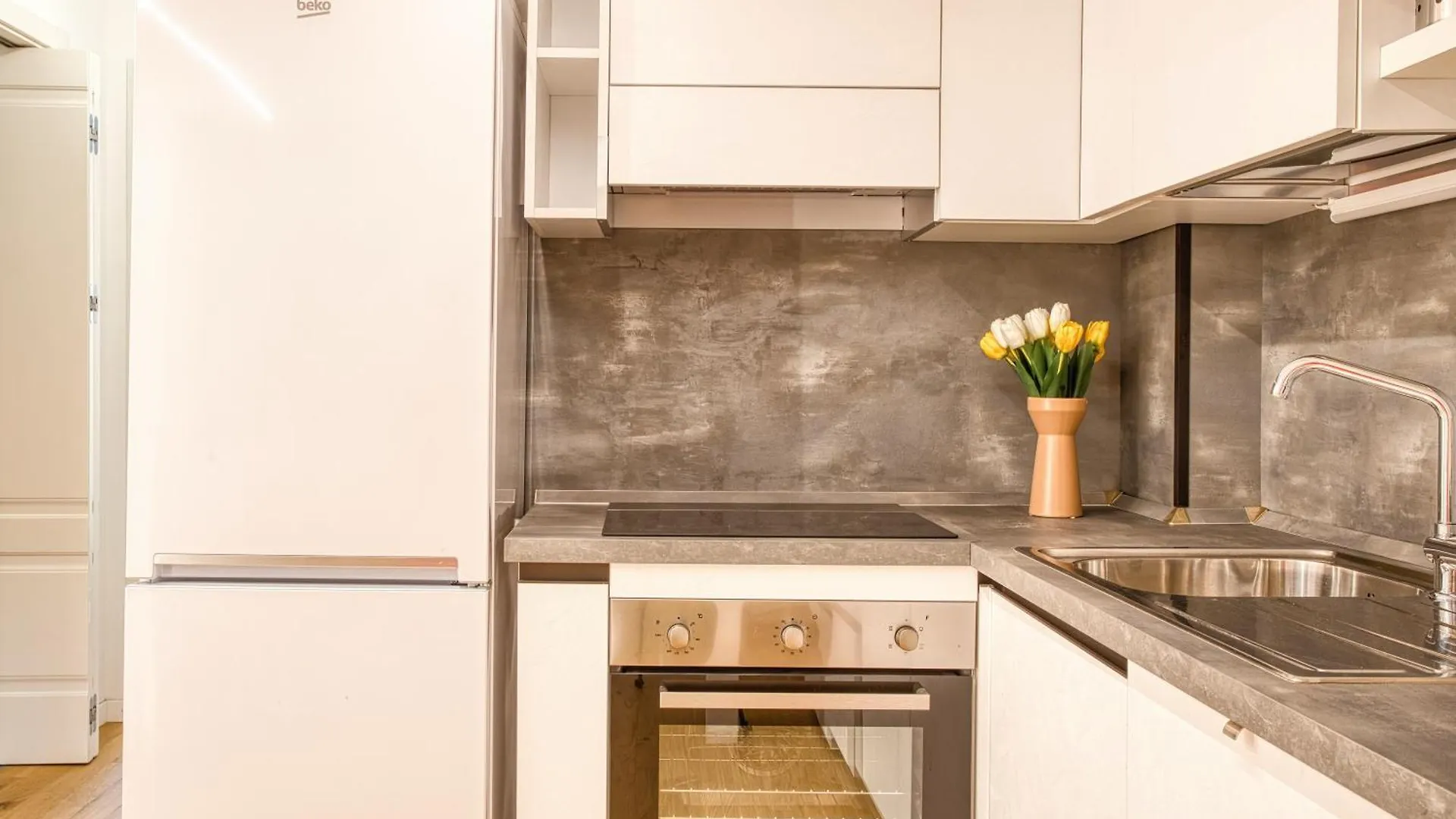 Walk To Navigli - Via Gola - 2 Bedrooms Apt Milan