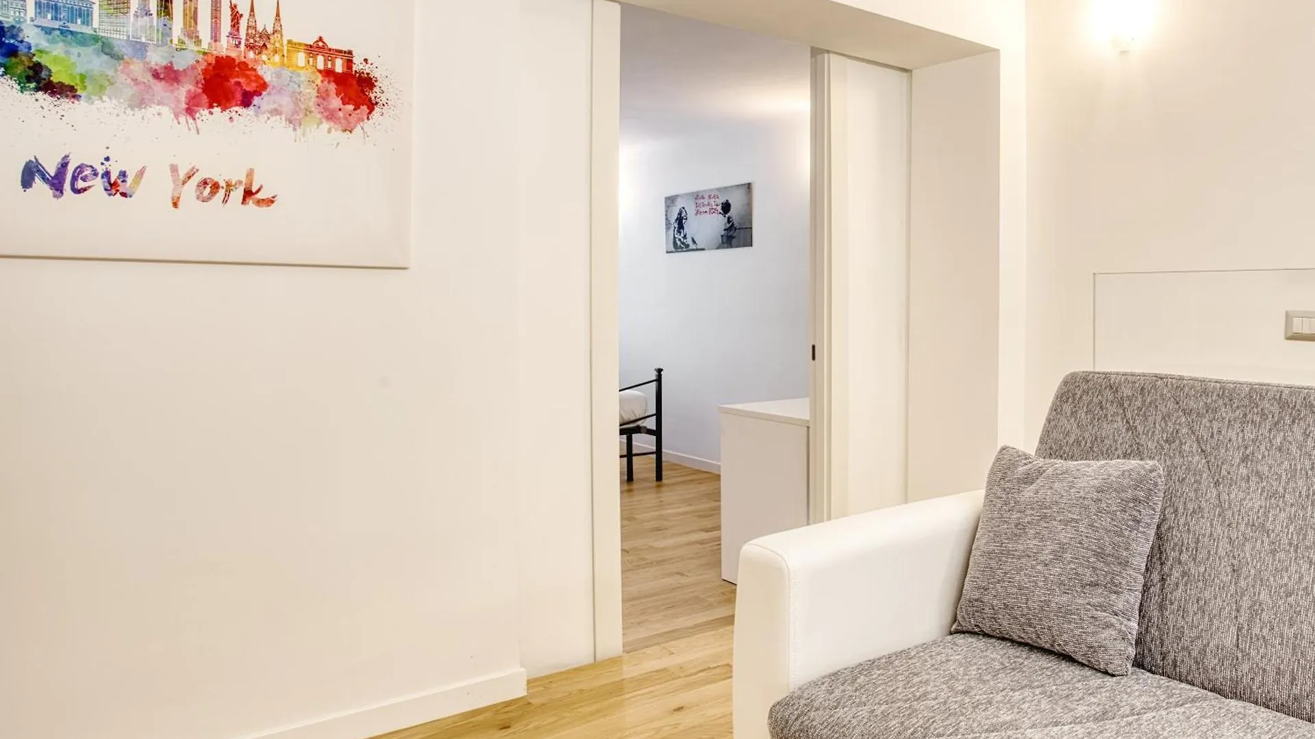 Walk To Navigli - Via Gola - 2 Bedrooms Apt Milan Apartment