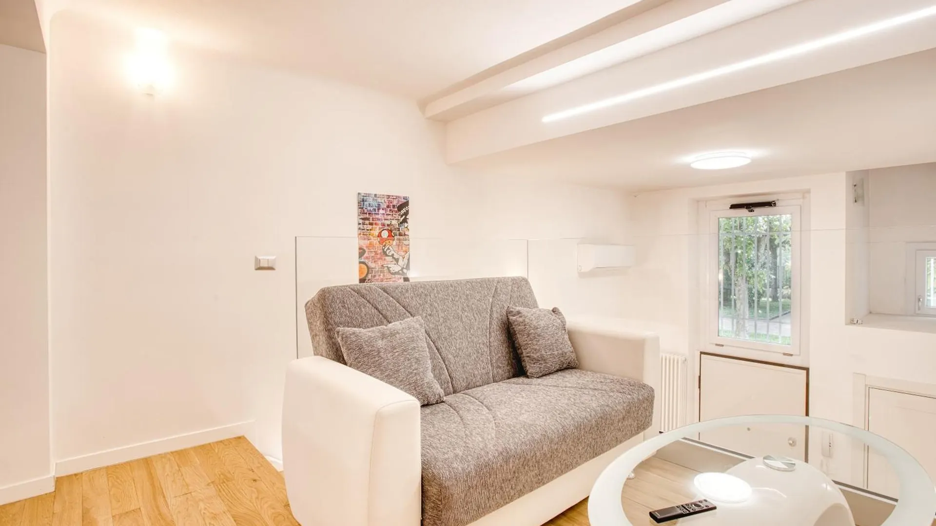 Apartment Walk To Navigli - Via Gola - 2 Bedrooms Apt Milan