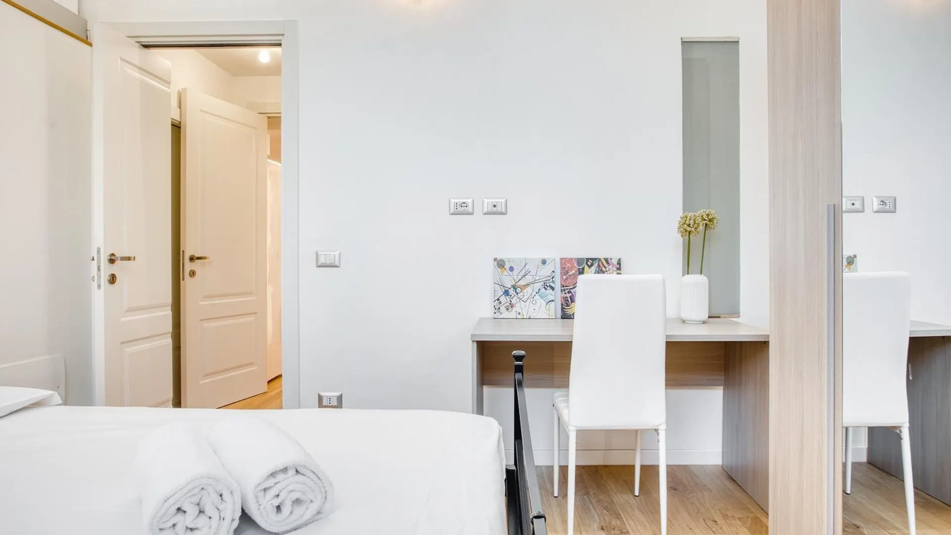 Walk To Navigli - Via Gola - 2 Bedrooms Apt Milan Apartment
